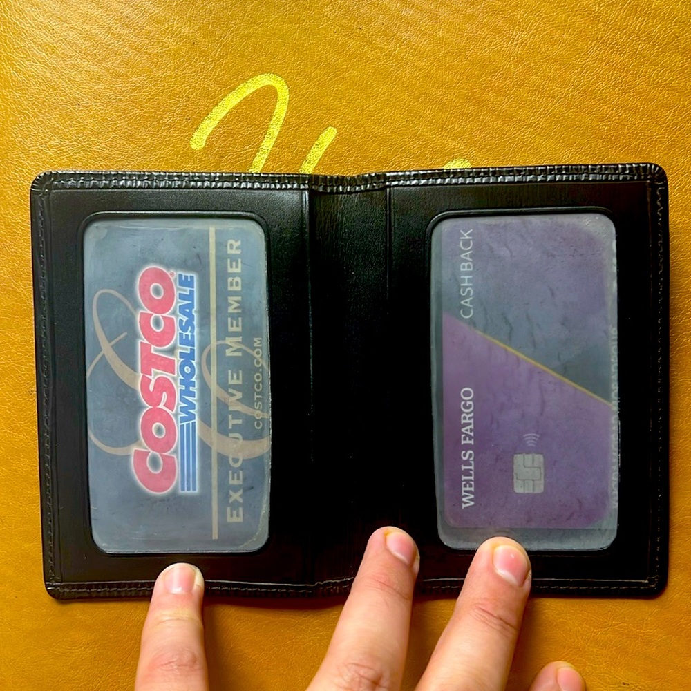 Authentic Louis Vuitton Epi Cardholder - Picture 8 of 9
